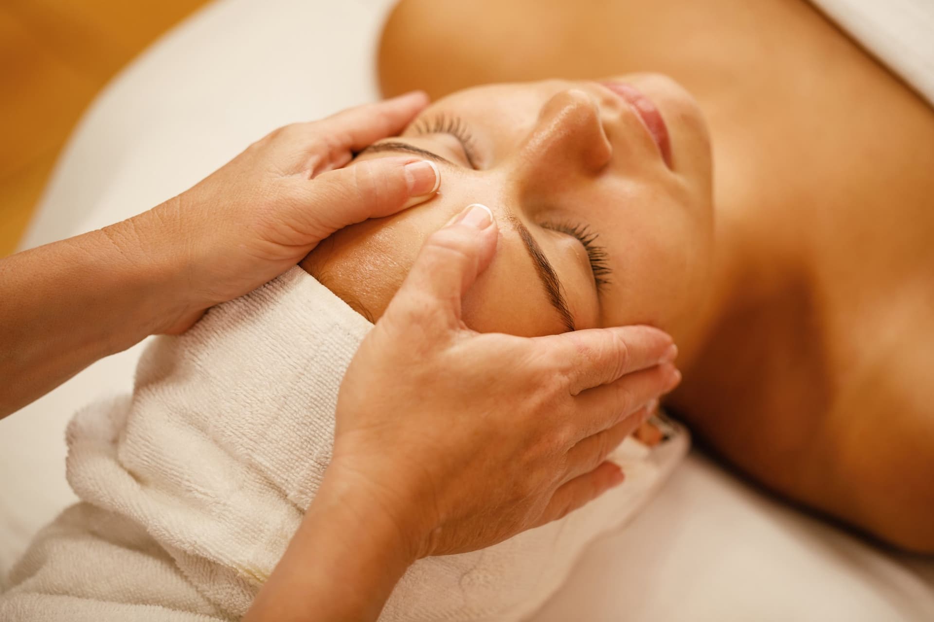 Ședință de masaj facial